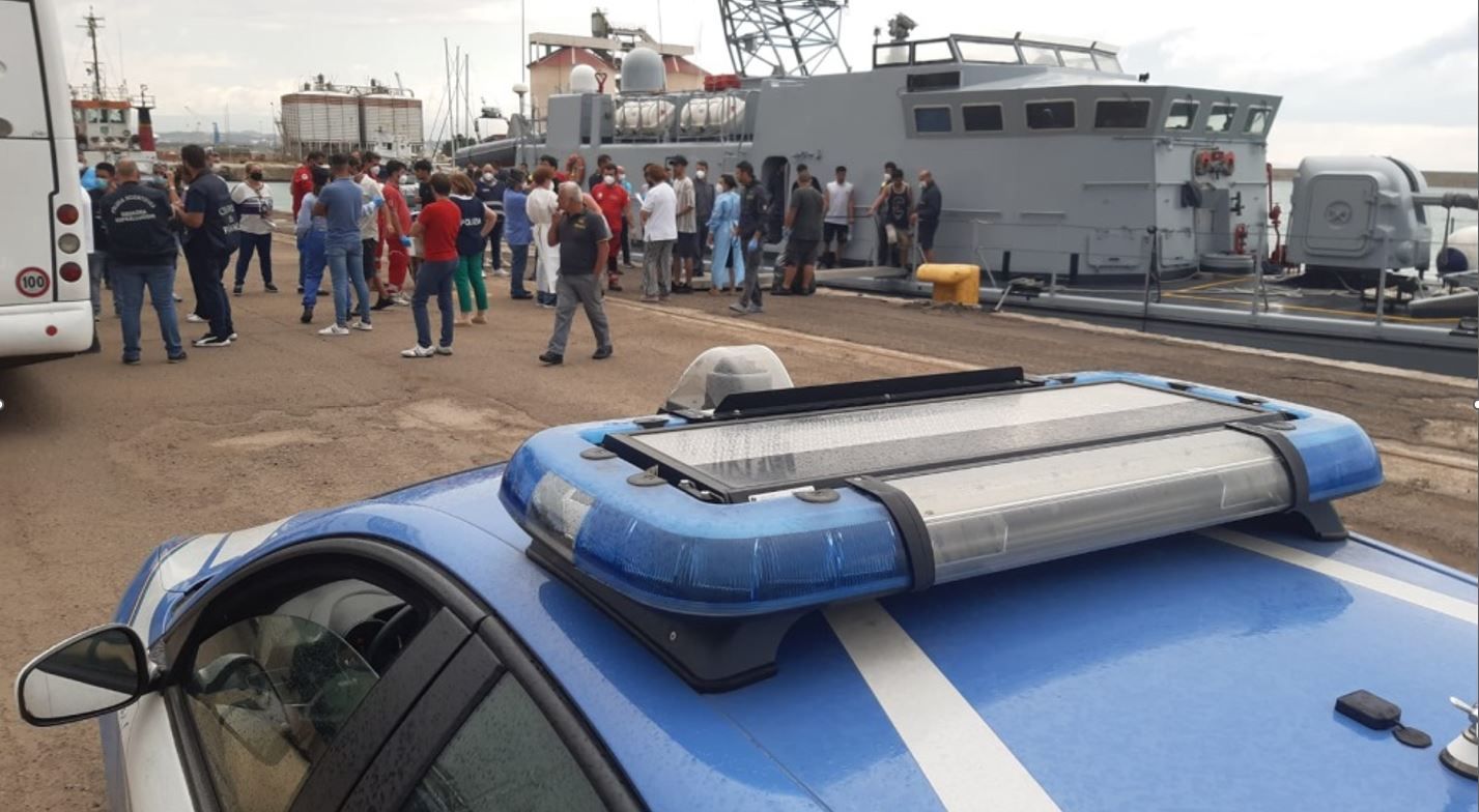 Fermati 7 scafisti ritenuti responsabili di tre sbarchi di 237 immigrati nel Reggino