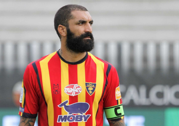 Coronavirus, guarito il calciatore Francesco Cosenza