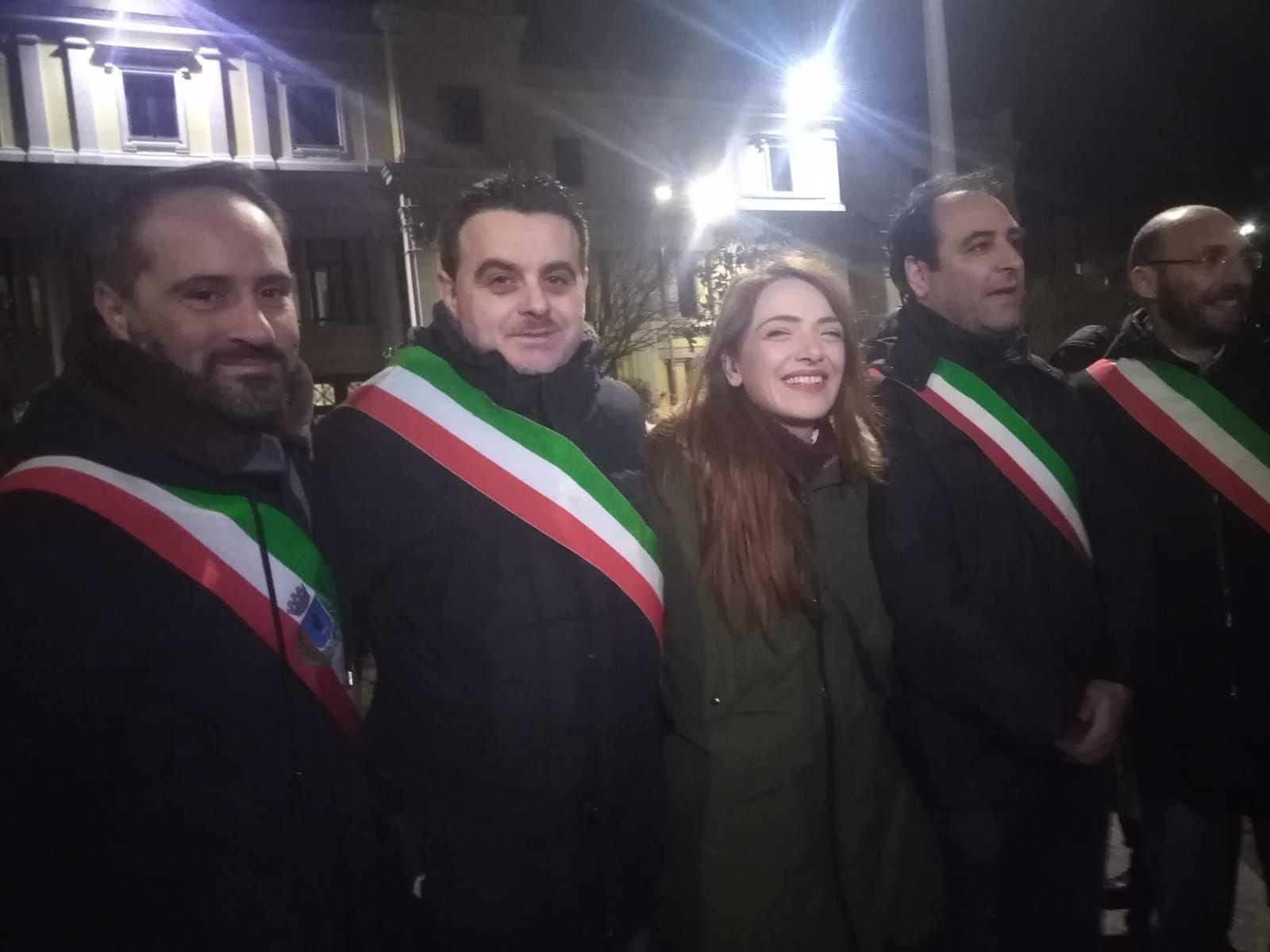 La “sardine” ricordano Piazza Fontana e «danno voce alla Calabria che non si lega» – VIDEO