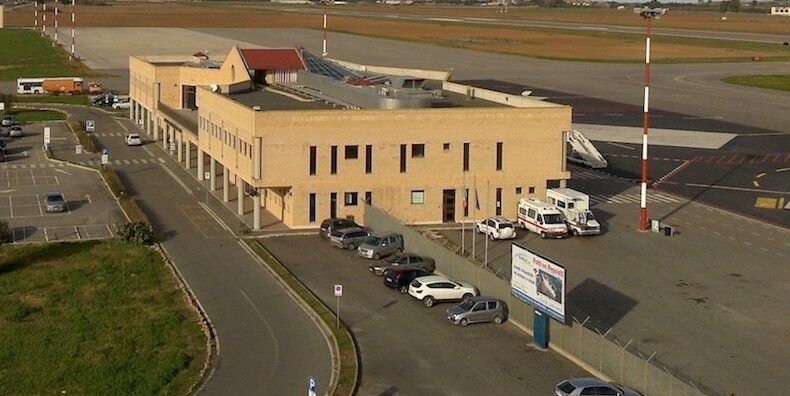 «Sibaritide sempre più isolata, manca il promesso collegamento con l’aeroporto di Crotone»