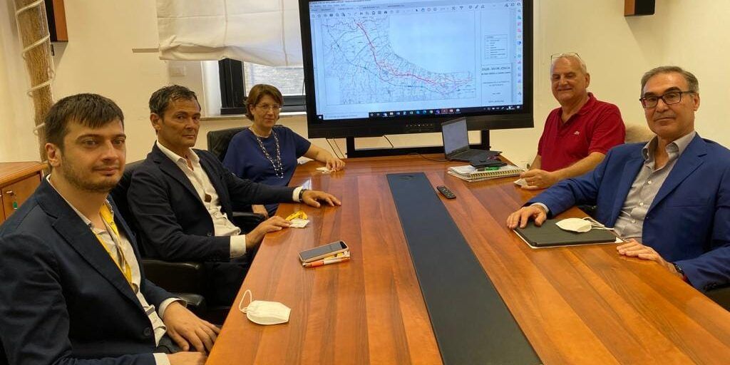 Statale 106, Sapia, Forciniti e Abate: «Il governo si porta via i soldi e la colpa è di Stasi»