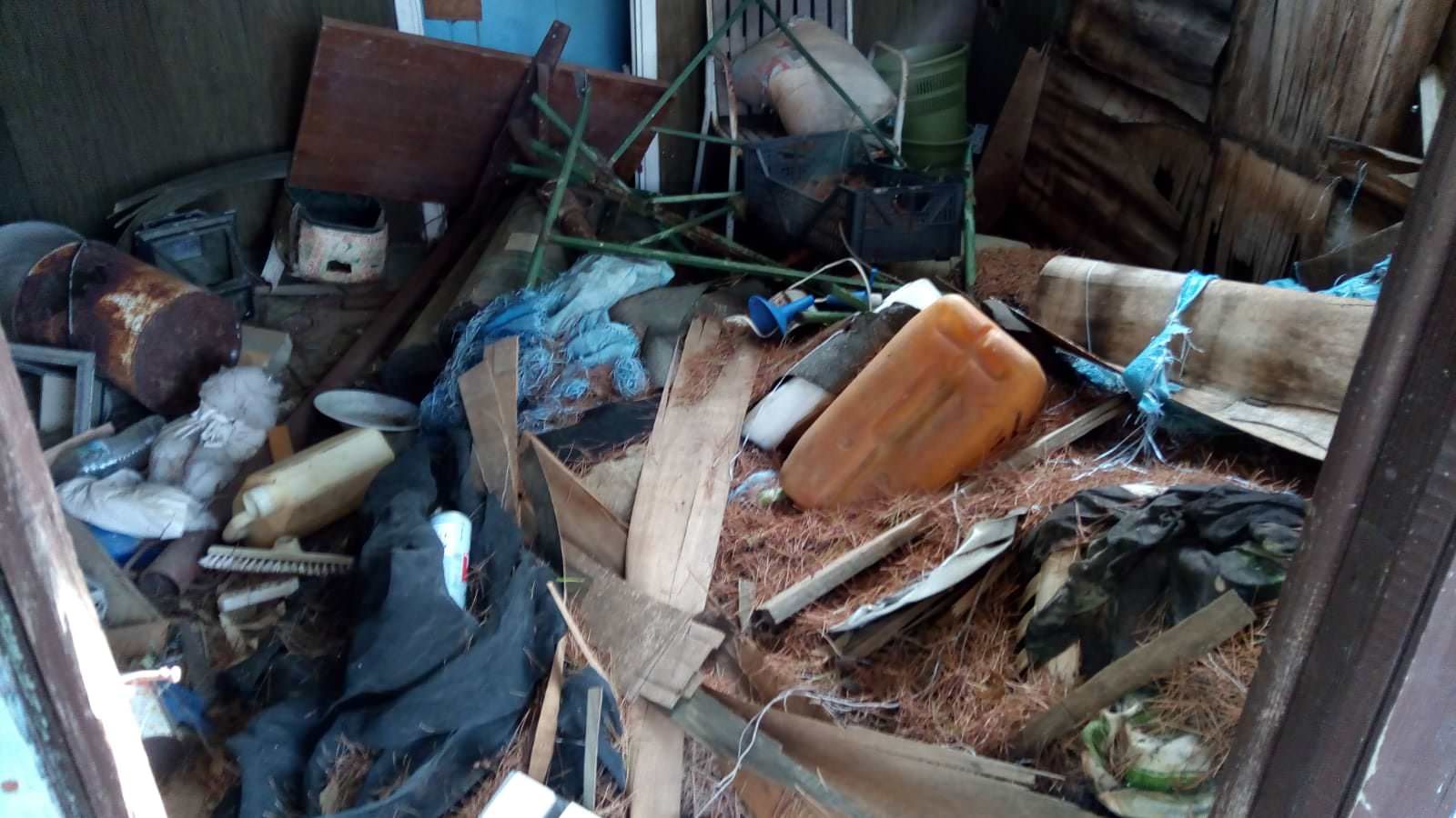 «Via i rifiuti dall’Isola Dino»