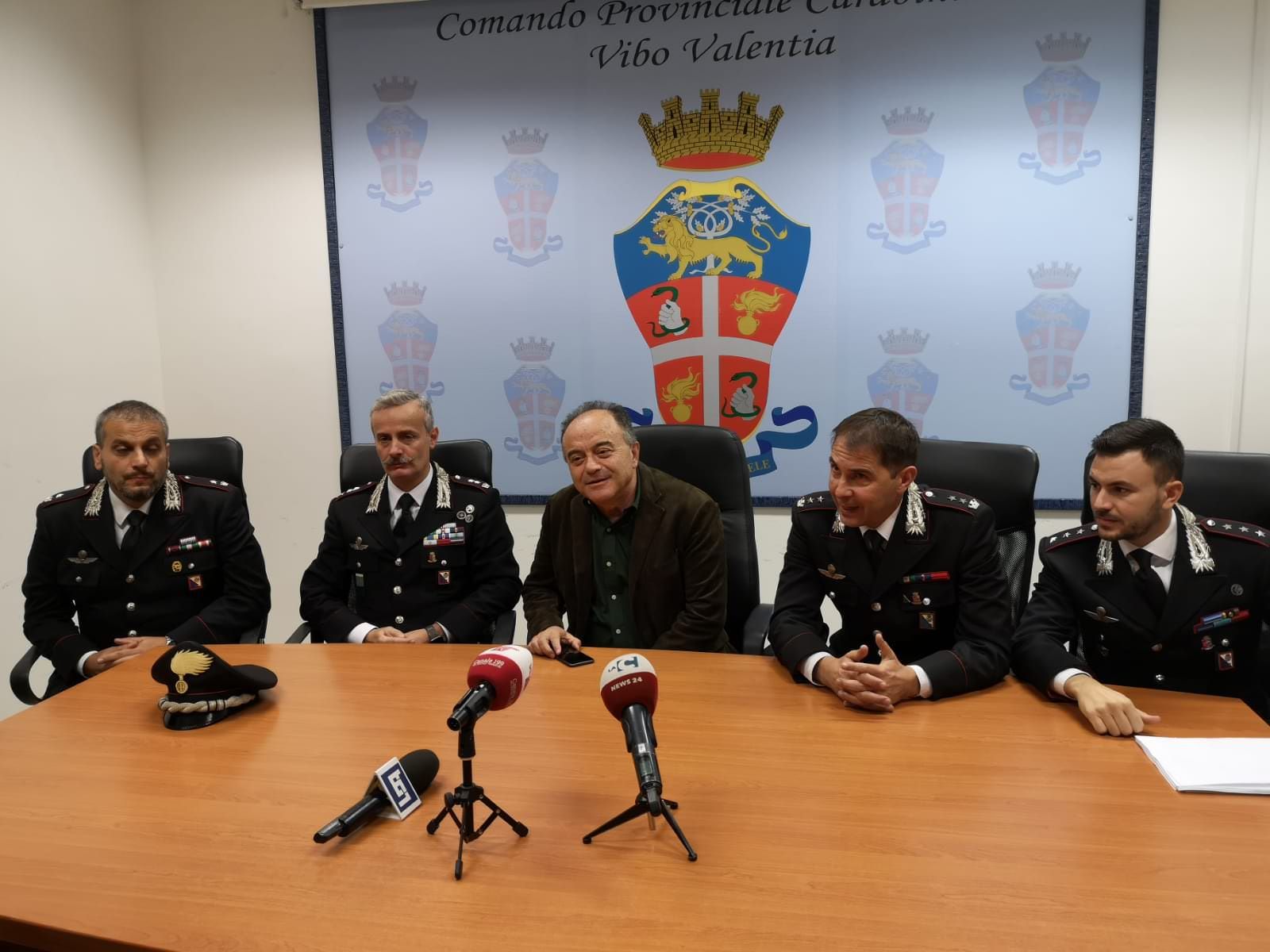 Le pressioni del clan sul pentito. Le donne dei Mancuso minacciano di portargli via la figlia