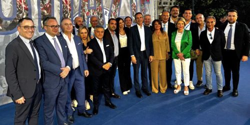 forza-italia-comizio-reggio