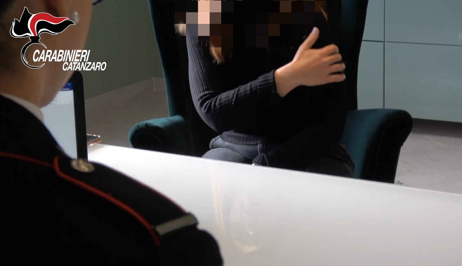 Vittima di minacce e percosse dall’ex fidanzato, emesse 9 misure cautelari a Catanzaro