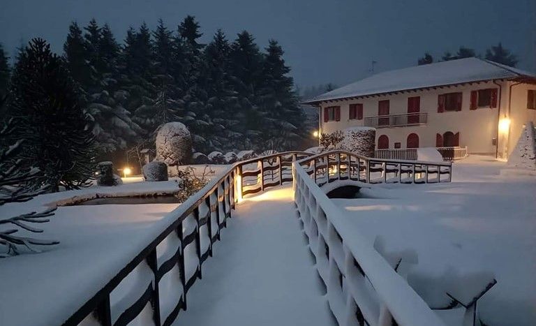 Neve nelle Serre Vibonesi, le spettacolari immagini da Mongiana – FOTO