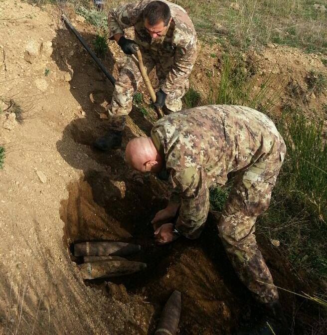 Celico, trovate due granate inesplose