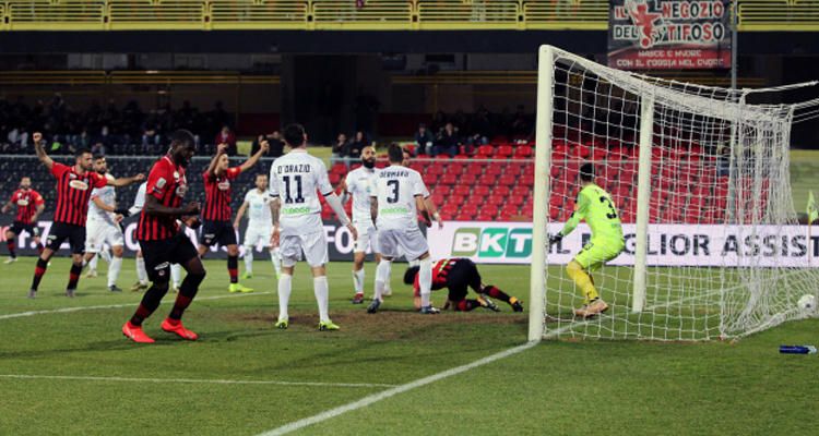 Serie B | Cosenza fermato a Foggia da un autogol di Demarku