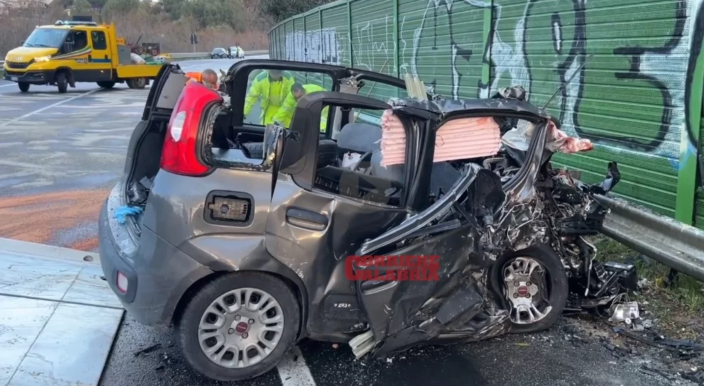 A San Luca è il giorno dei funerali dei 4 giovani morti nell’incidente stradale di Montauro