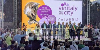 Vinitaly and the City torna in Calabria e raddoppia, appuntamenti a Sibari e Reggio