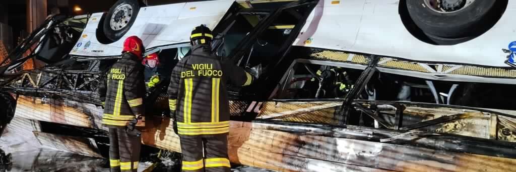 Tragedia di Mestre, spunta un video: «Il guard rail sembra una ringhiera» – IL VIDEO