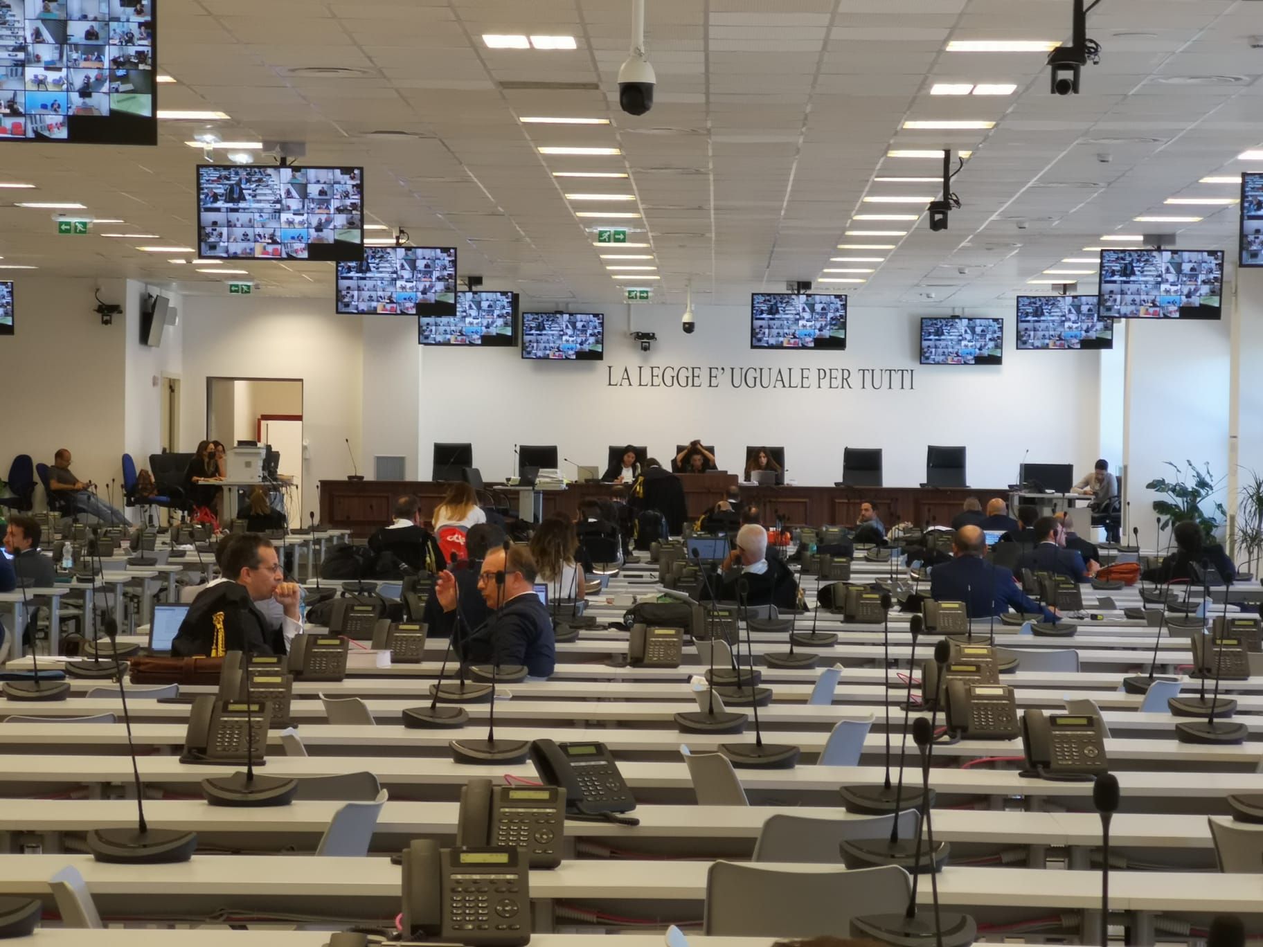 Rinascita Scott, la ricusazione dei giudici e il dibattito se proseguire o meno col processo