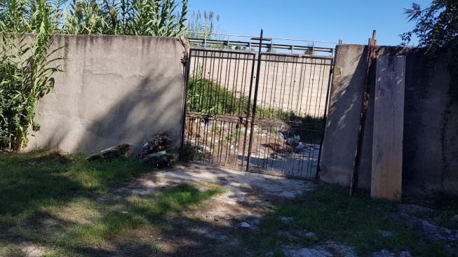 Cadavere trovato vicino al cimitero di Vibo Valentia