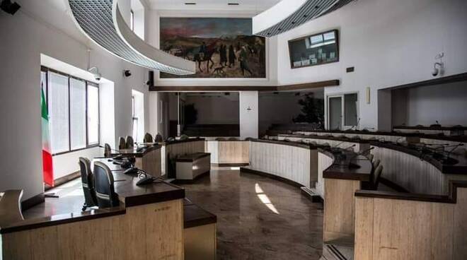 Crotone, giunta comunale intitola sala consiliare ai giudici Falcone e Borsellino