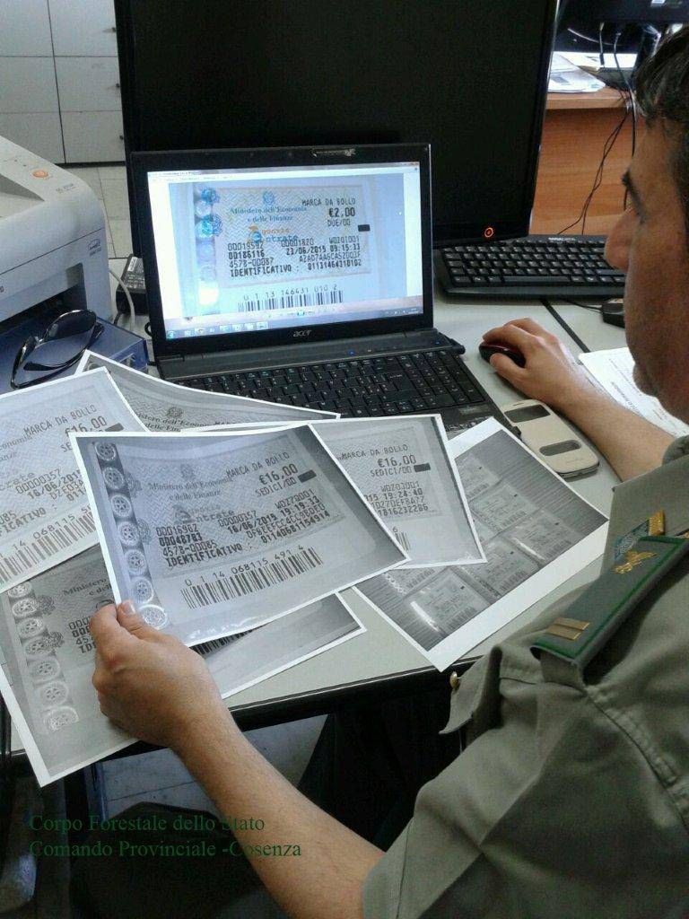 Valori bollati da 20 centesimi rivenduti a 16 euro