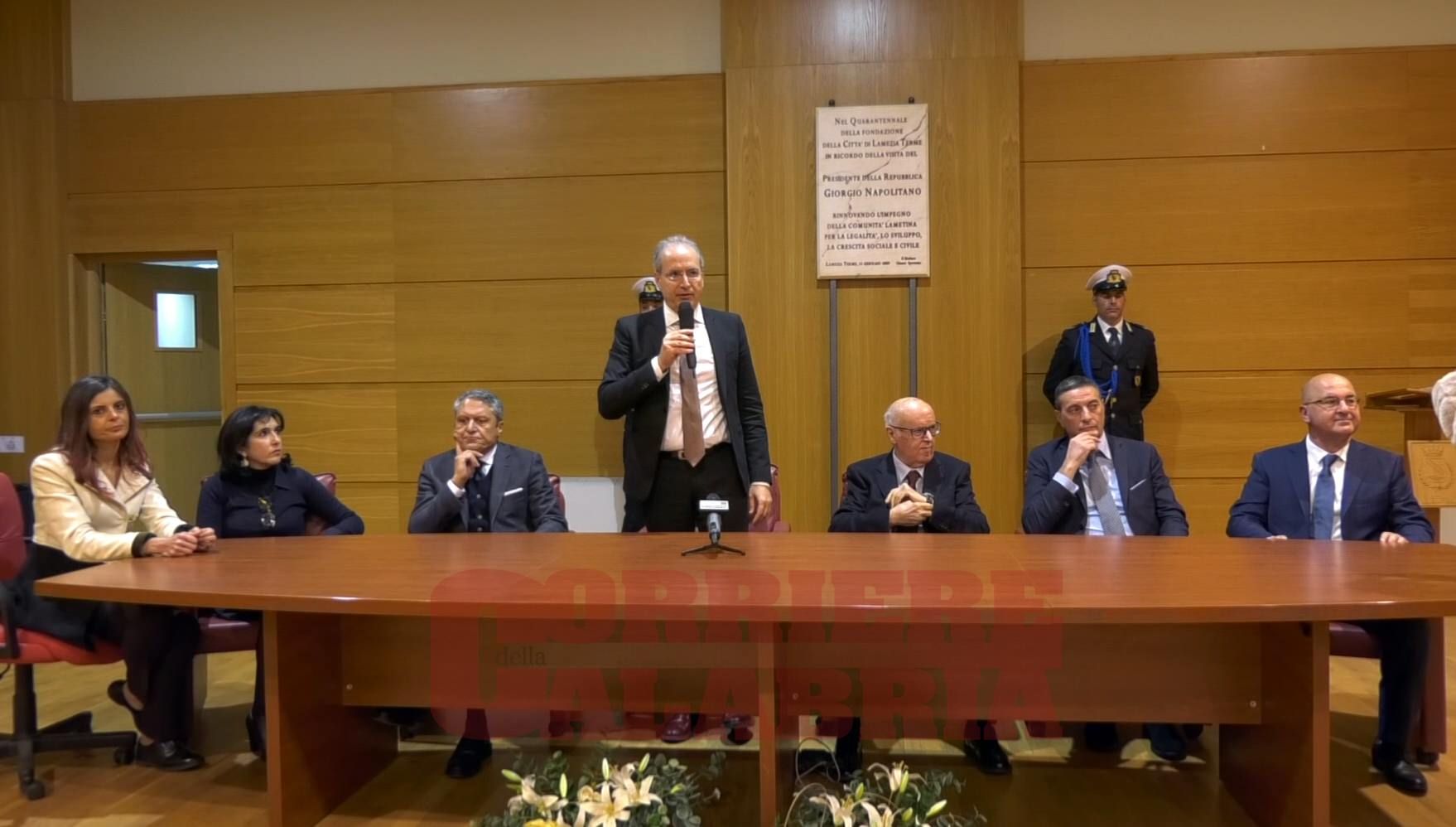 Lamezia, verifiche e accessi agli atti: la maggioranza ora è sotto pressione