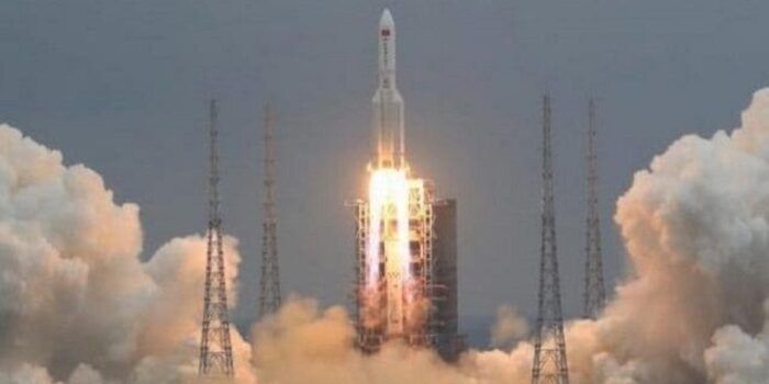 Lanciatore spaziale cinese, due le traiettorie che interessano la Calabria