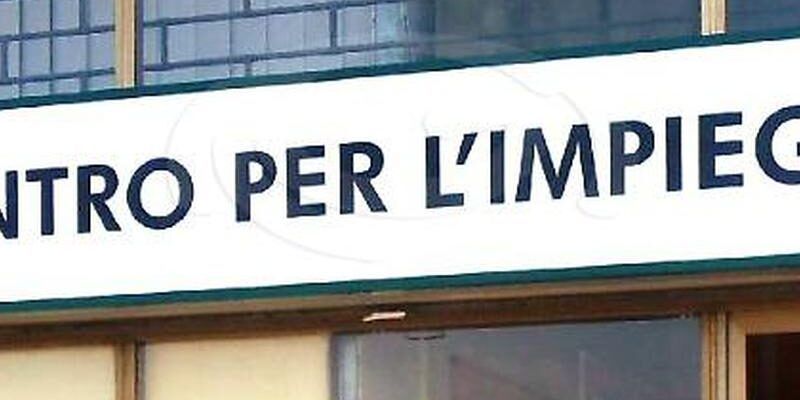 «Sedi chiuse e altre aperte con pochi dipendenti, il caos dei Centri per l’impiego calabresi»