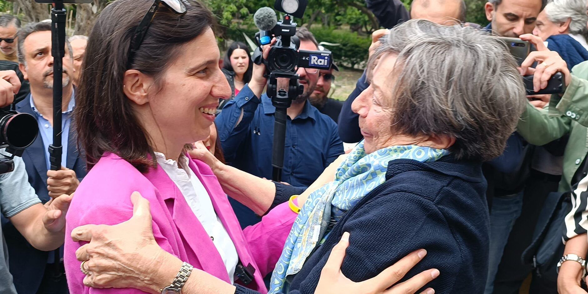 Schlein in Calabria: «Salario minimo misura antimafia, no all’autonomia-secessione»