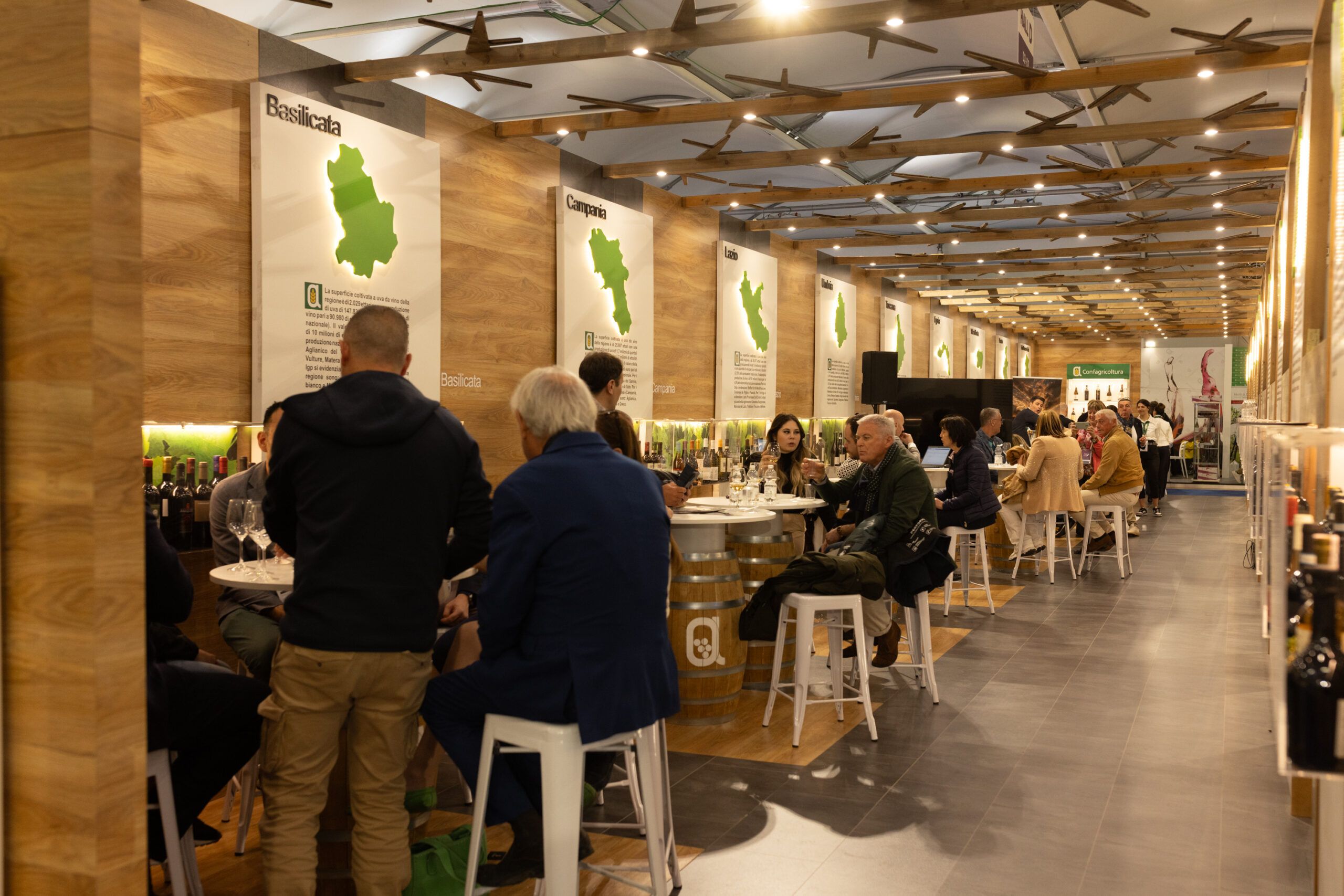 Vinitaly, lo stand Confagricoltura tra calici e riflessioni