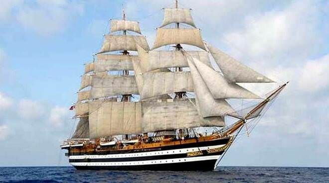 Le tappe del veliero Amerigo Vespucci nel Tirreno calabrese