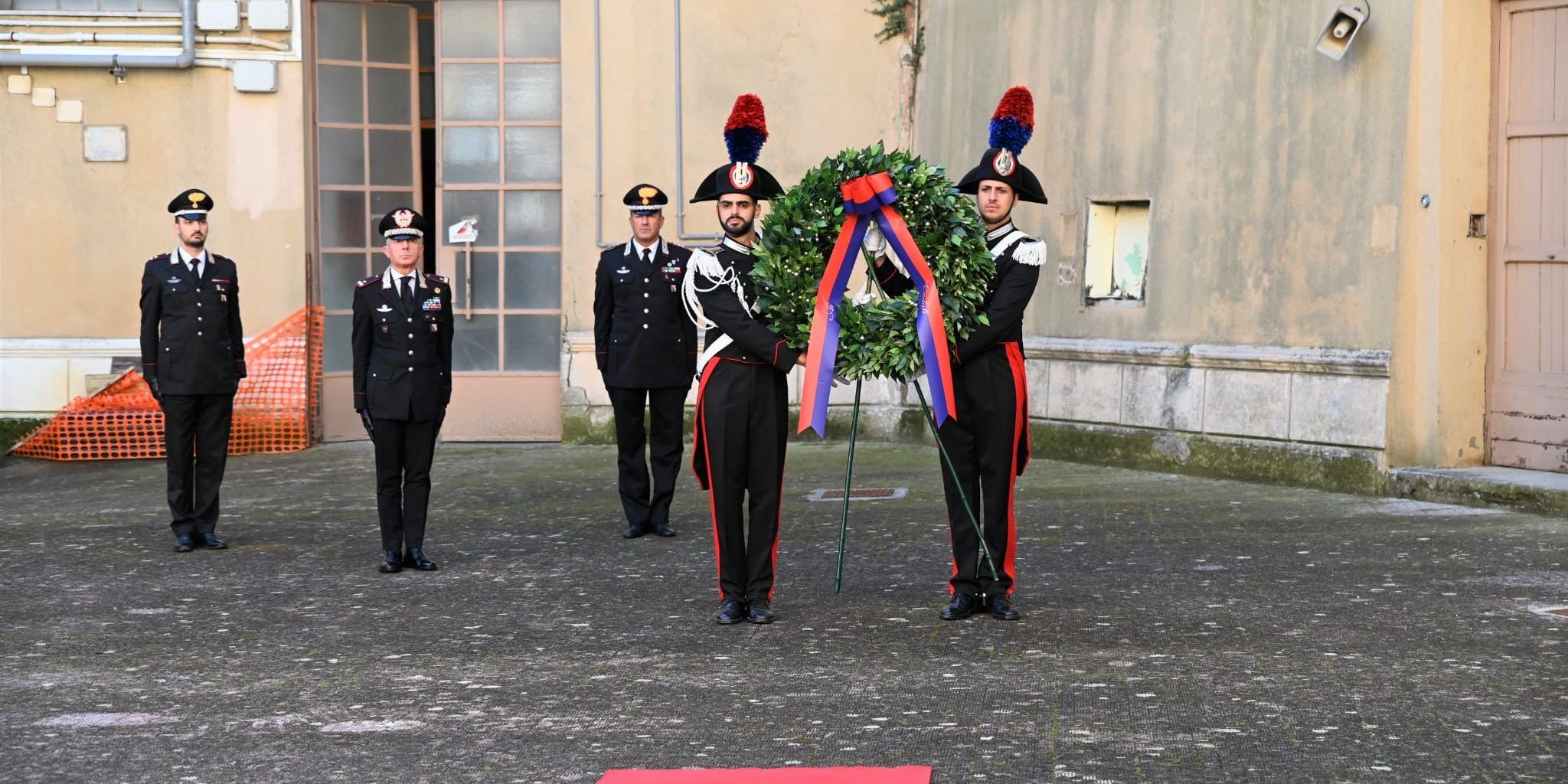 Catanzaro, i carabinieri rendono onore ai militari caduti in servizio