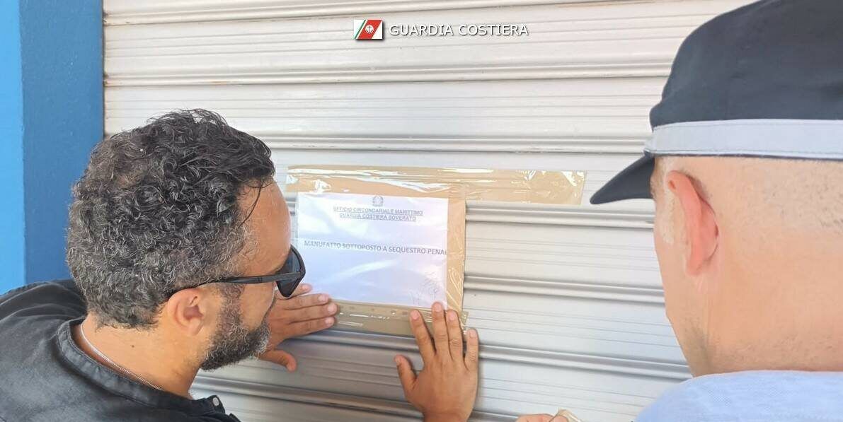 Reflui non trattati nel fiume Castace a Catanzaro: sequestrati autolavaggio, ristorante e pozzetto di scarico