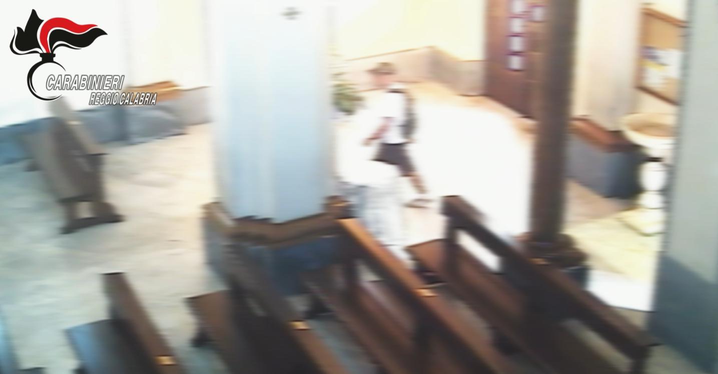 Furti nelle chiese della piana di Gioia Tauro, individuato il responsabile – VIDEO