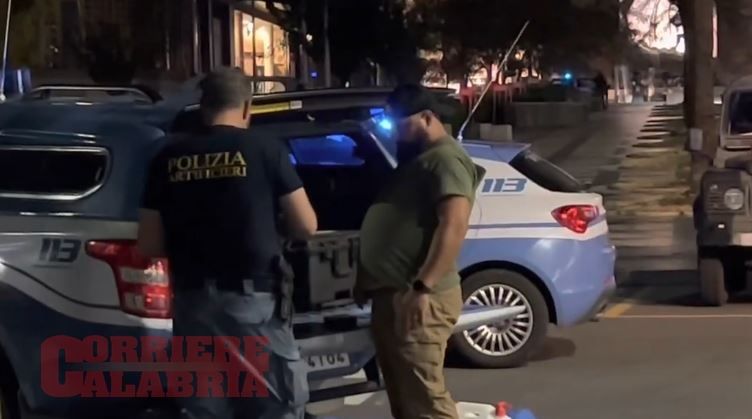 Falso allarme bomba alla Procura di Catanzaro, pacco sospetto fatto brillare dagli artificieri