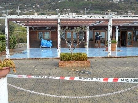 Sequestrato lido abusivo a Paola