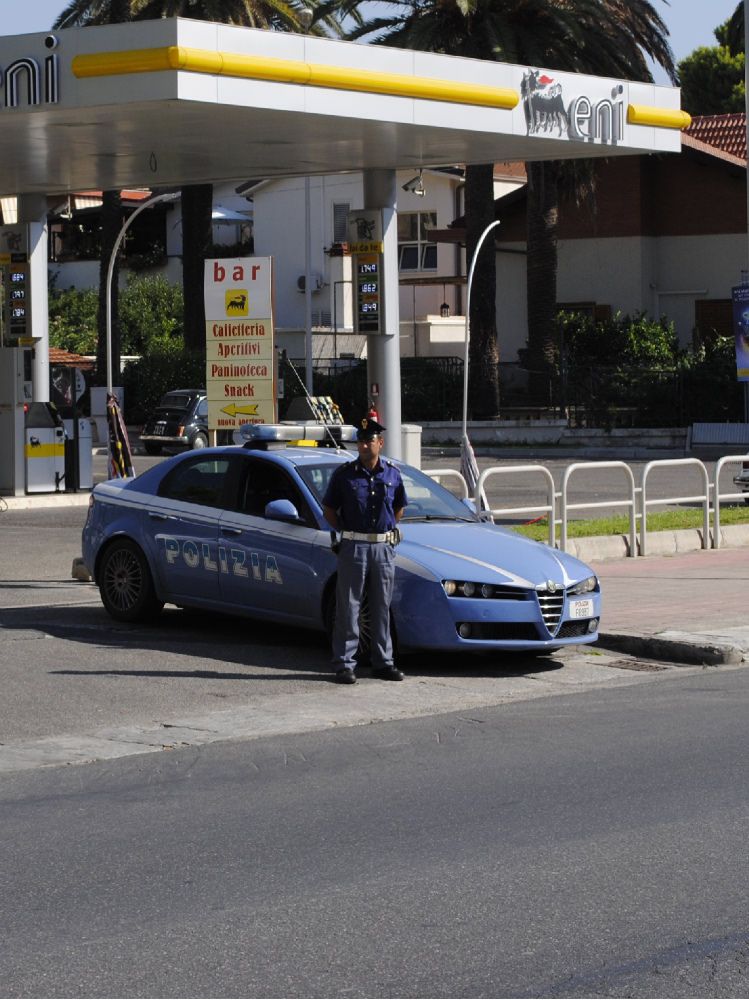 Spara per il nuovo anno e ferisce la figlia. Denunciato