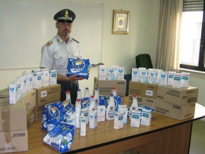 La centrale dei detersivi contraffatti