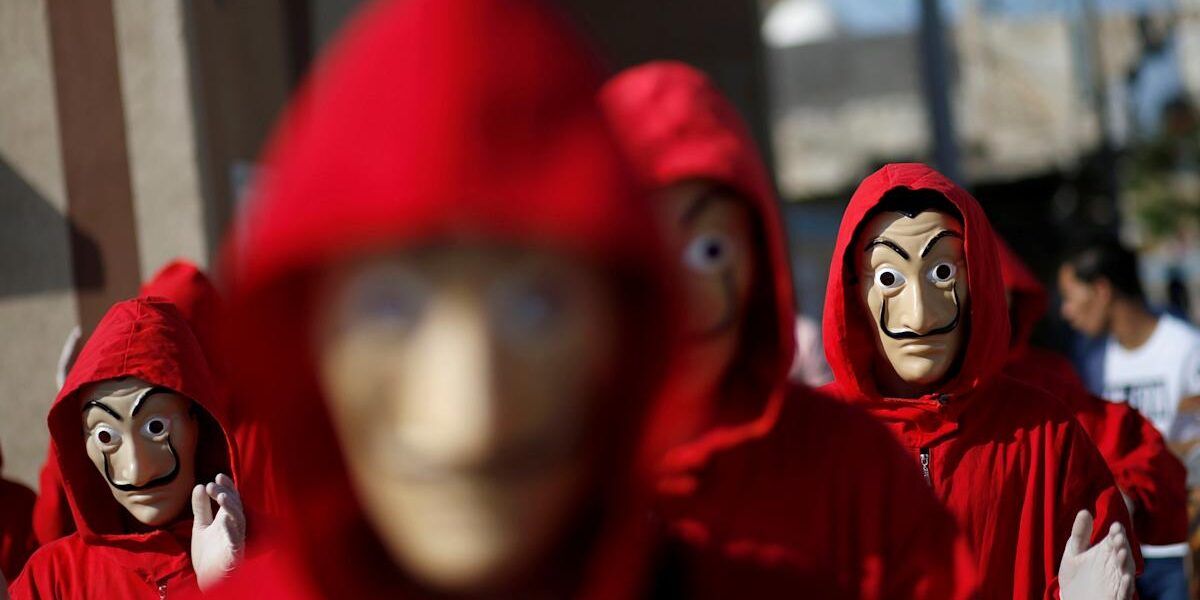 Colpo in banca a Milano, fermata la gang della “Casa di carta”