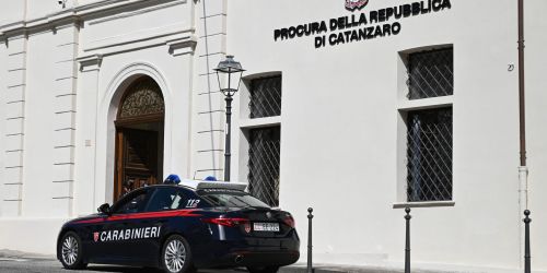 violenza sessuale docente catanzaro