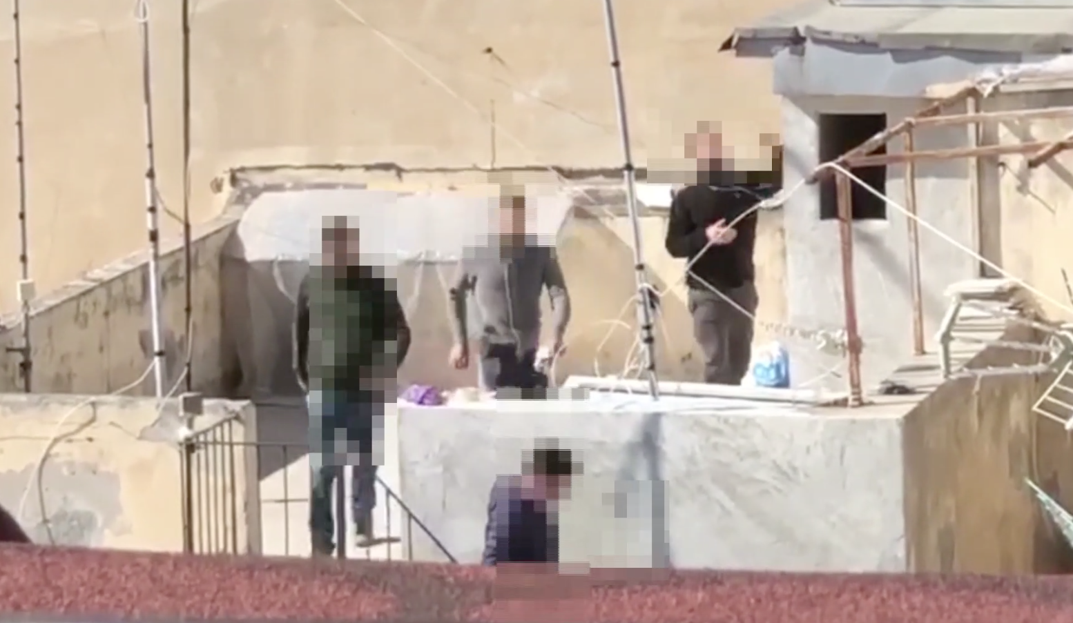 Spaccio di droga sul terrazzo a Reggio, tre arresti – VIDEO