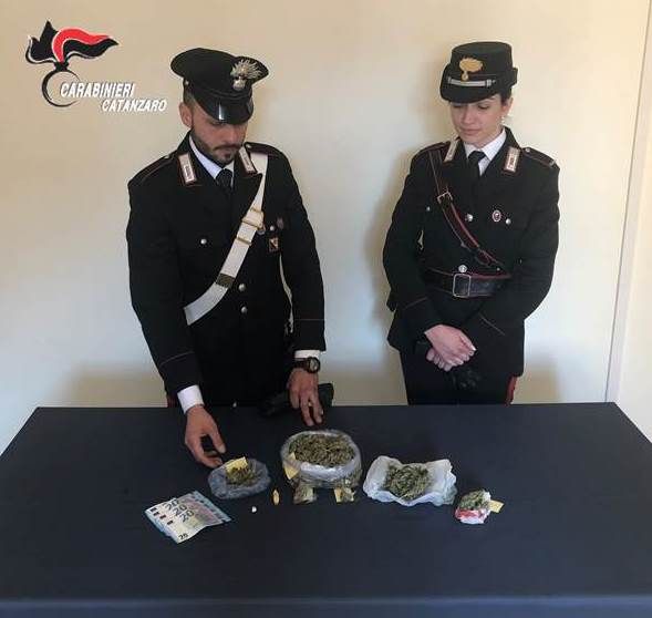 Spaccio nel Catanzarese, emesse 5 misure cautelari