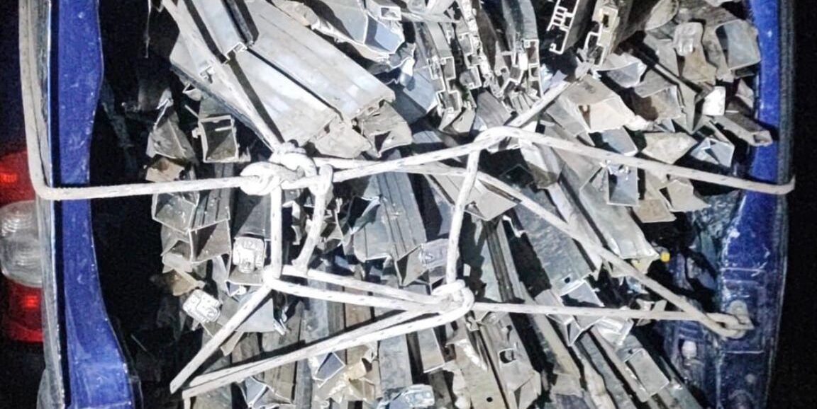 Rubano 500 chili di materiale metallico da un ex impianto produttivo, quattro denunciati