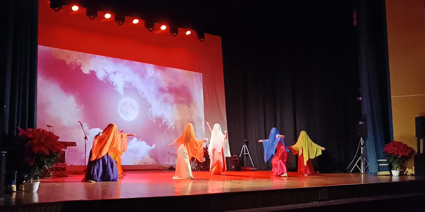 Catanzaro, emozione e commozione per i 10 anni di Mondo Rosa – FOTO