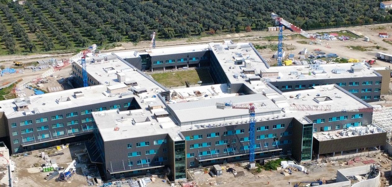 La corsa contro il tempo per i nuovi ospedali. La sfida dell’”altro” commissariamento per Occhiuto e la Regione