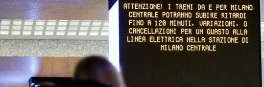 Caos treni, Salvini nel mirino del centrosinistra. La Lega: sciacalli