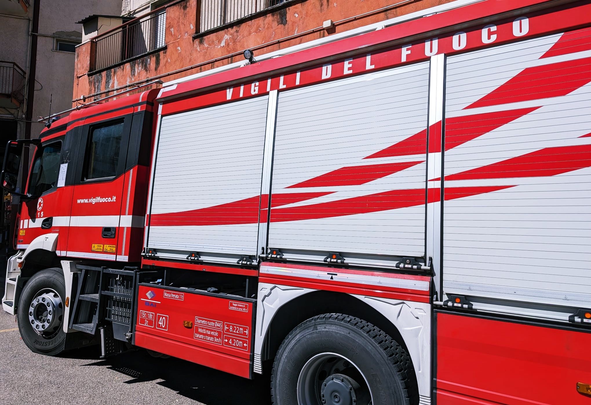 Sale la tensione nel Cosentino: a Fuscaldo incendiato un camion