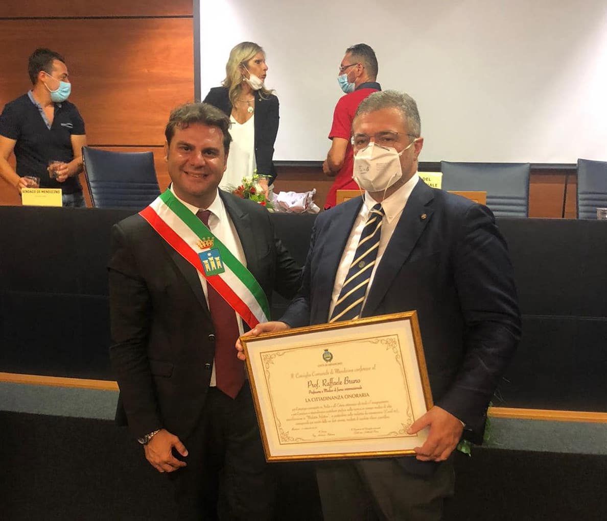 Curò il "paziente uno" di Covid, cittadinanza onoraria a Mendicino per il professor Bruno
