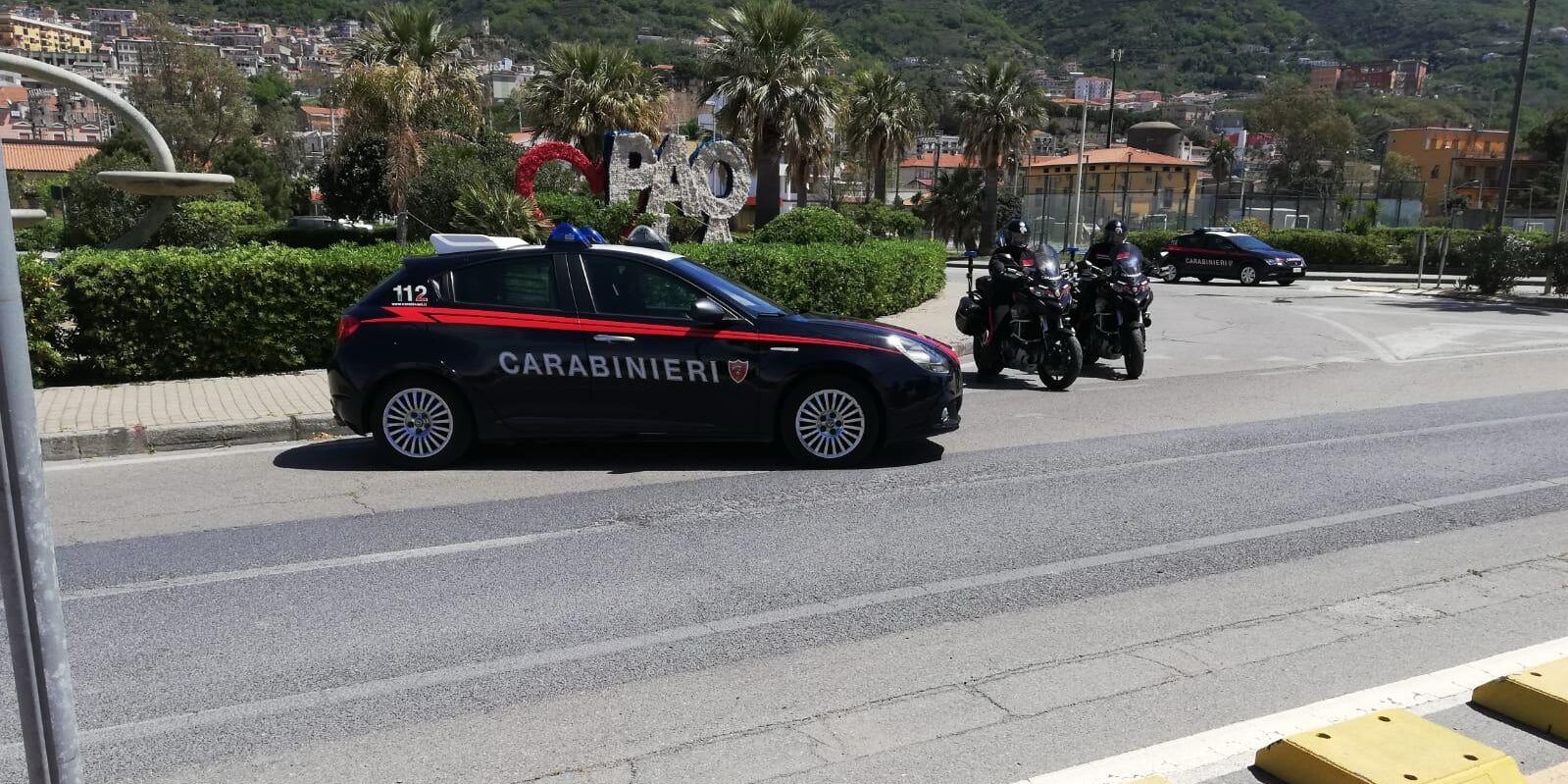 Si avvicina all’ex moglie nonostante il braccialetto elettronico, 60enne arrestato nel Cosentino