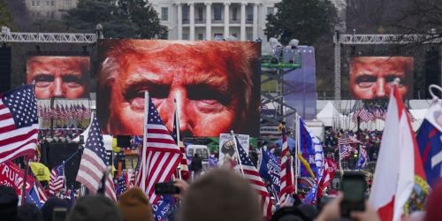 Assalto a Capitol Hill, aperta un'indagine su Trump