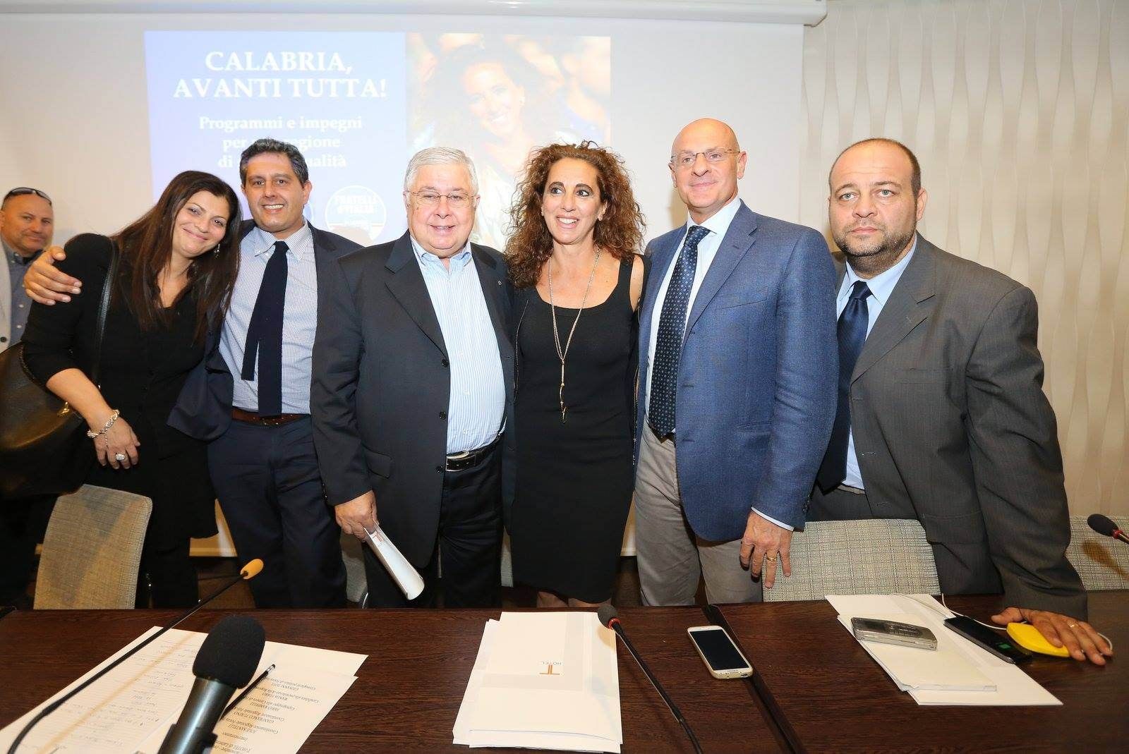 Wanda sfida i trasformismi e abbraccia Callipo