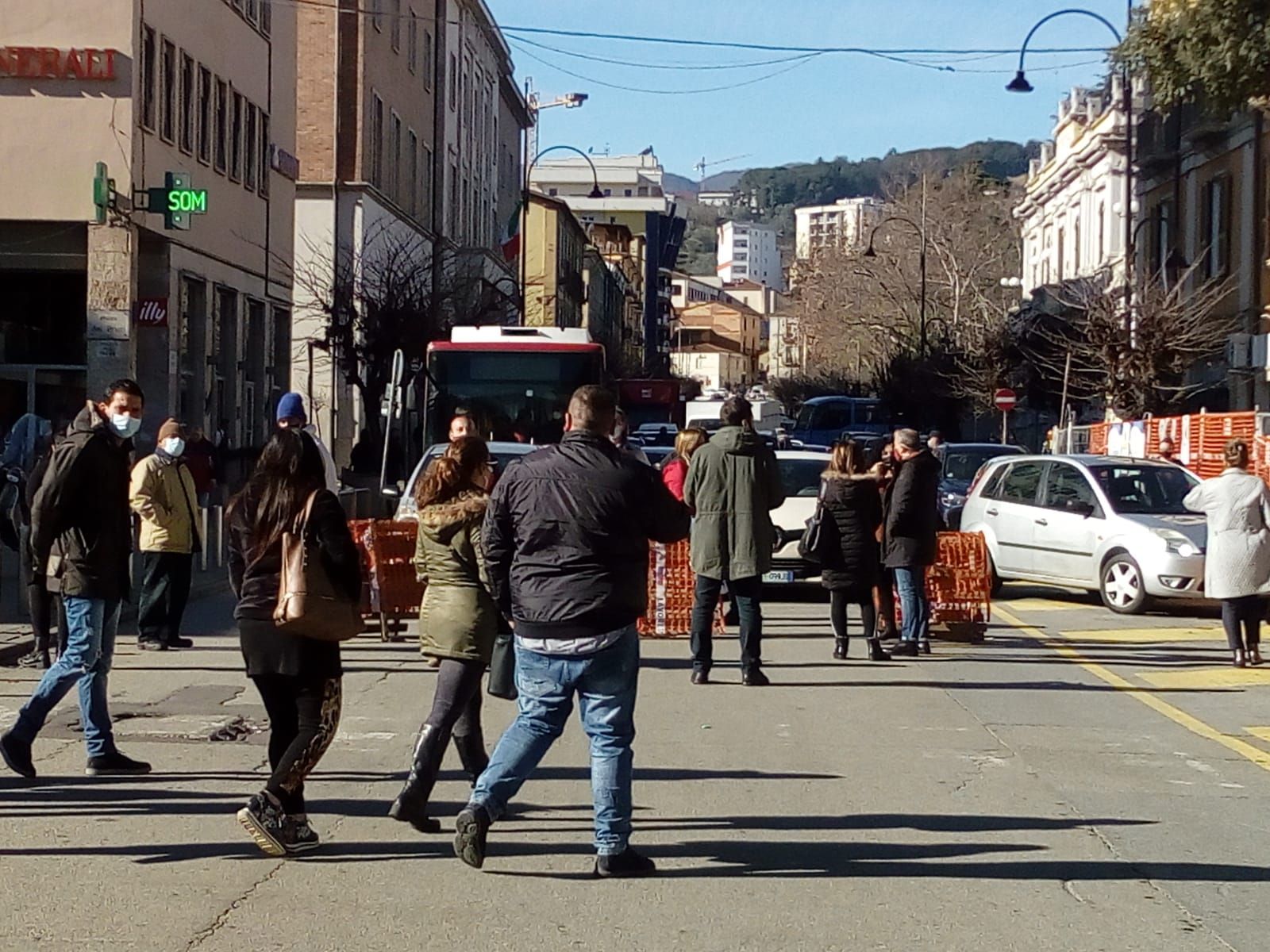 Cosenza, manifestanti “occupano” Corso Umberto