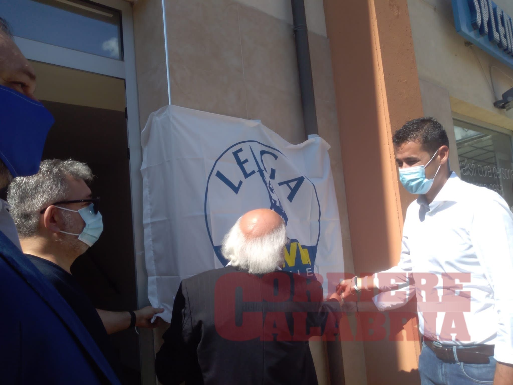 Catanzaro, la Lega Calabria inaugura (tra qualche imbarazzo) lo sportello anti-‘ndrangheta