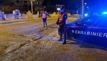 Evade dai domiciliari e si presenta a casa della vittima: arrestato nel Crotonese