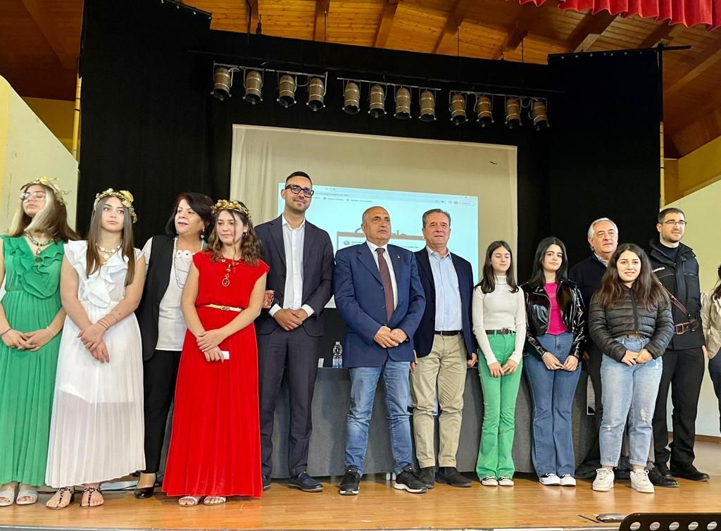 Borse di studi al “Crosia Mirto”, Gelardi: «Emozionante premiare i ragazzi»