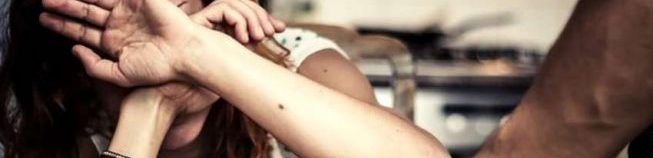 Violenza sulle donne, vittima salvata da bracciale anti-stalker